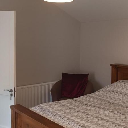 Eglinton Road - Super King - Ensuite ブレイ エクステリア 写真