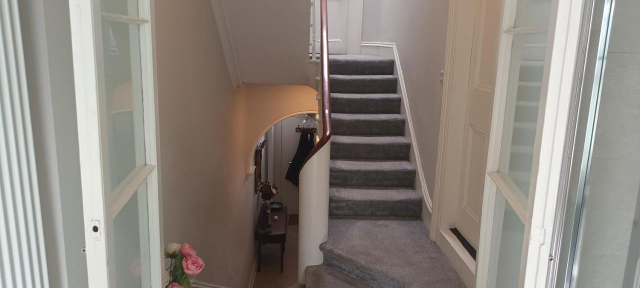 Eglinton Road - Super King - Ensuite ブレイ エクステリア 写真
