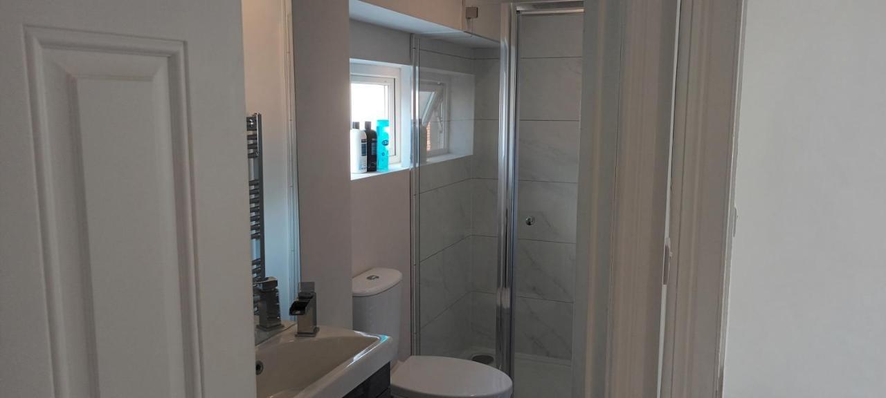 Eglinton Road - Super King - Ensuite ブレイ エクステリア 写真